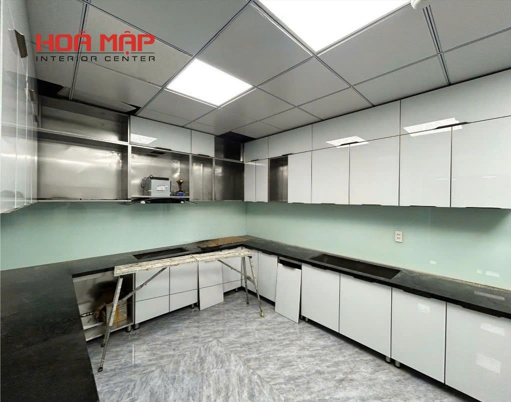 du an tu bep inox tone trang   su ket hop hoan hao cua ben bi va tinh te
